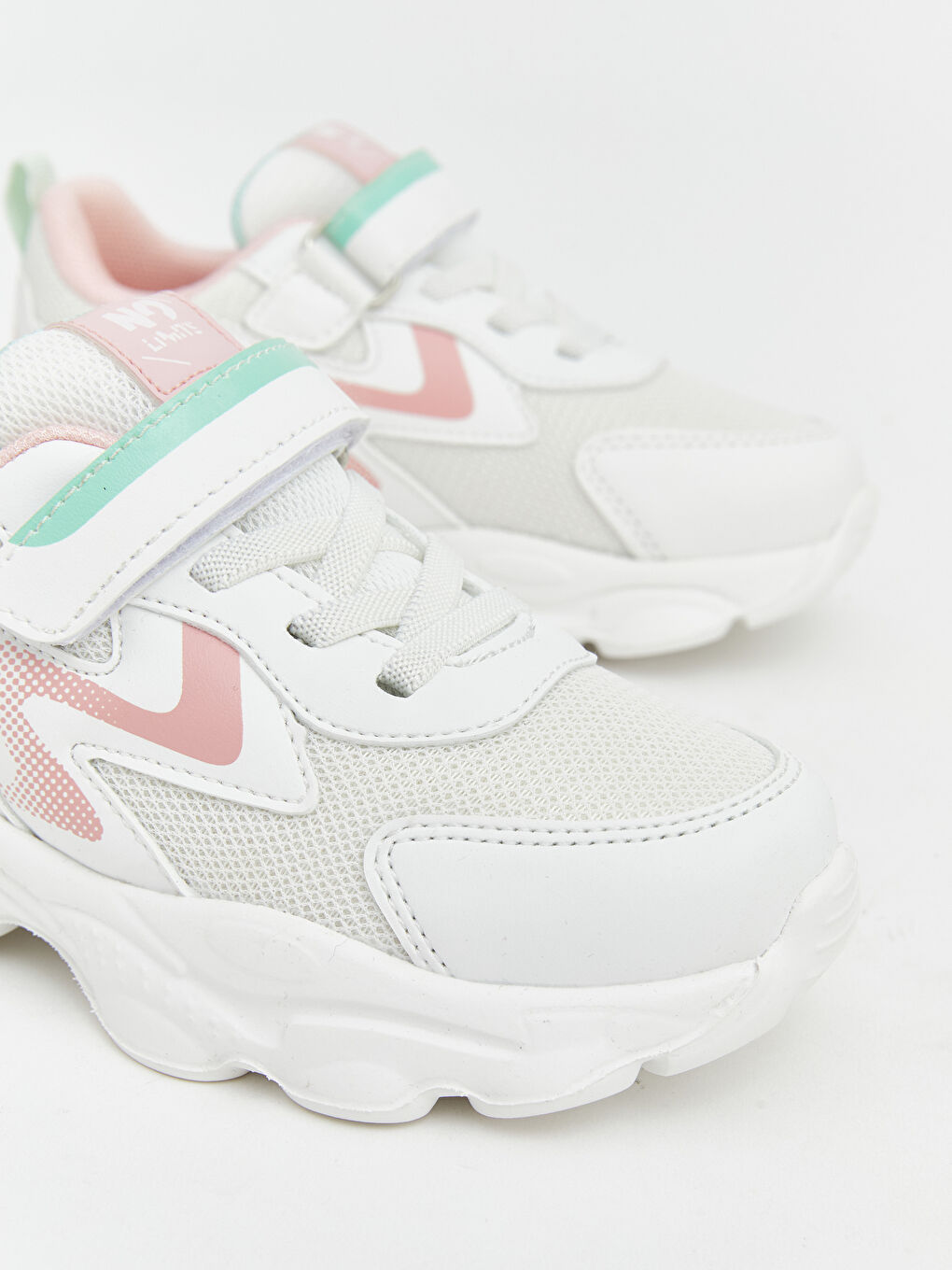 Beyaz Bağcık ve Cırt Cırtlı Kız Bebek Spor Ayakkabı-2