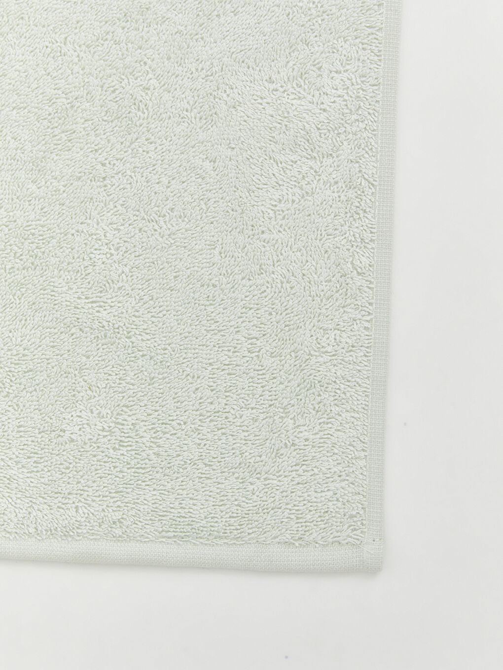 Yeşil Çiçek Nakışlı Yüz Havlusu 50x80 cm-2