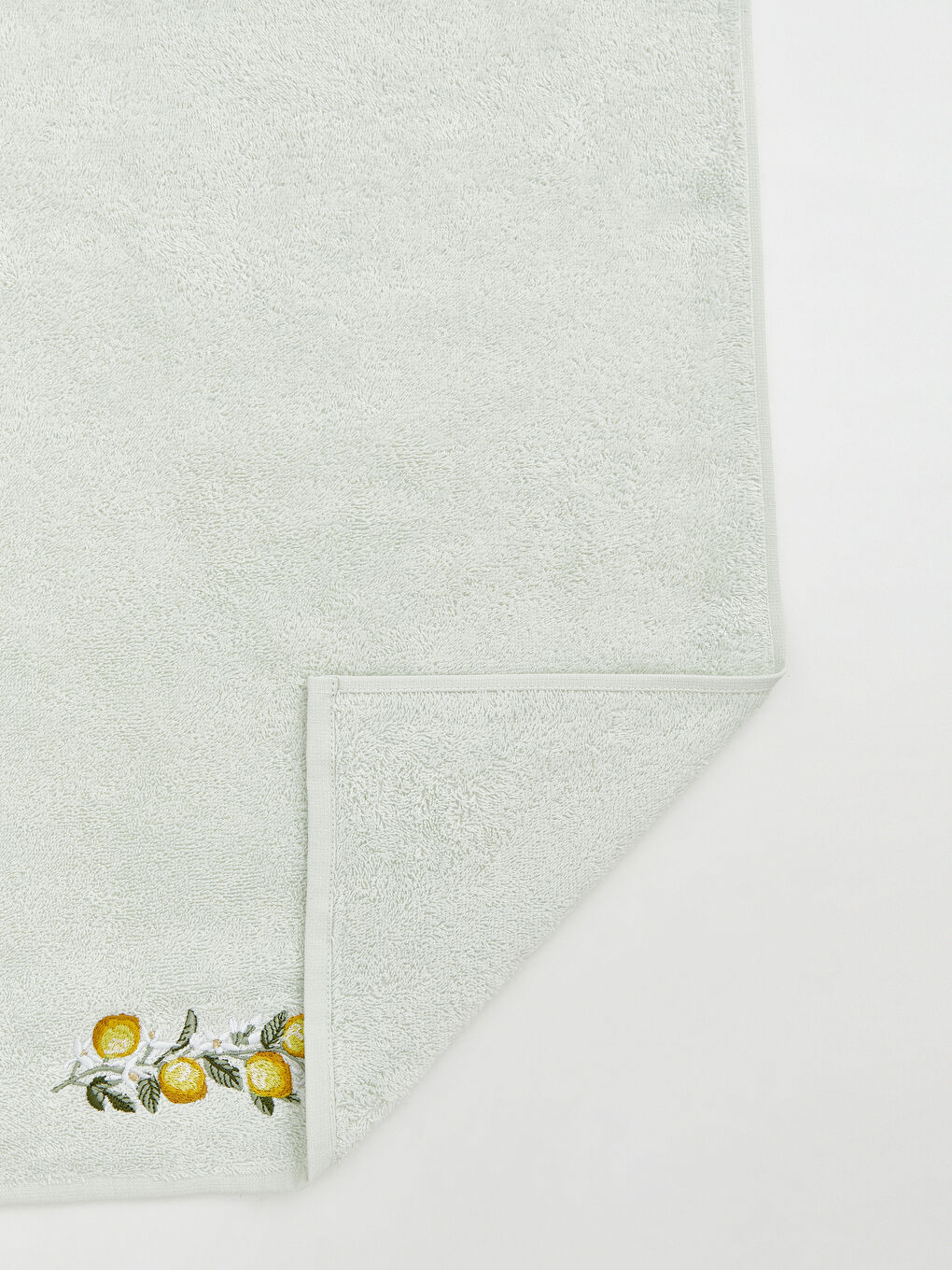 Yeşil Çiçek Nakışlı Yüz Havlusu 50x80 cm-3