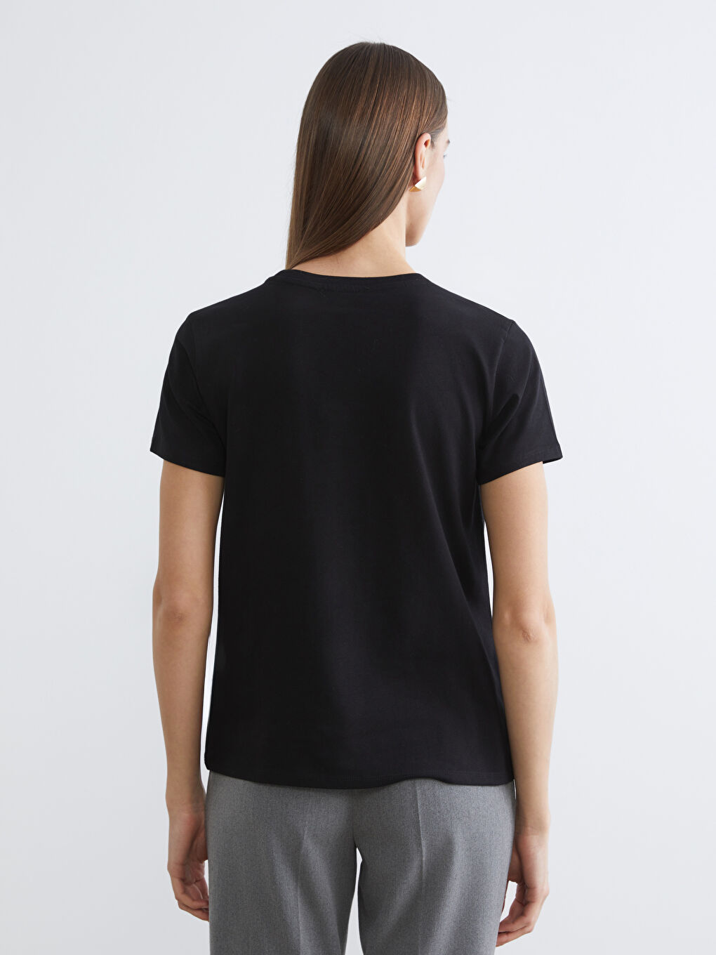 Siyah Bisiklet Yaka Taşlı Kadın Tişört-3