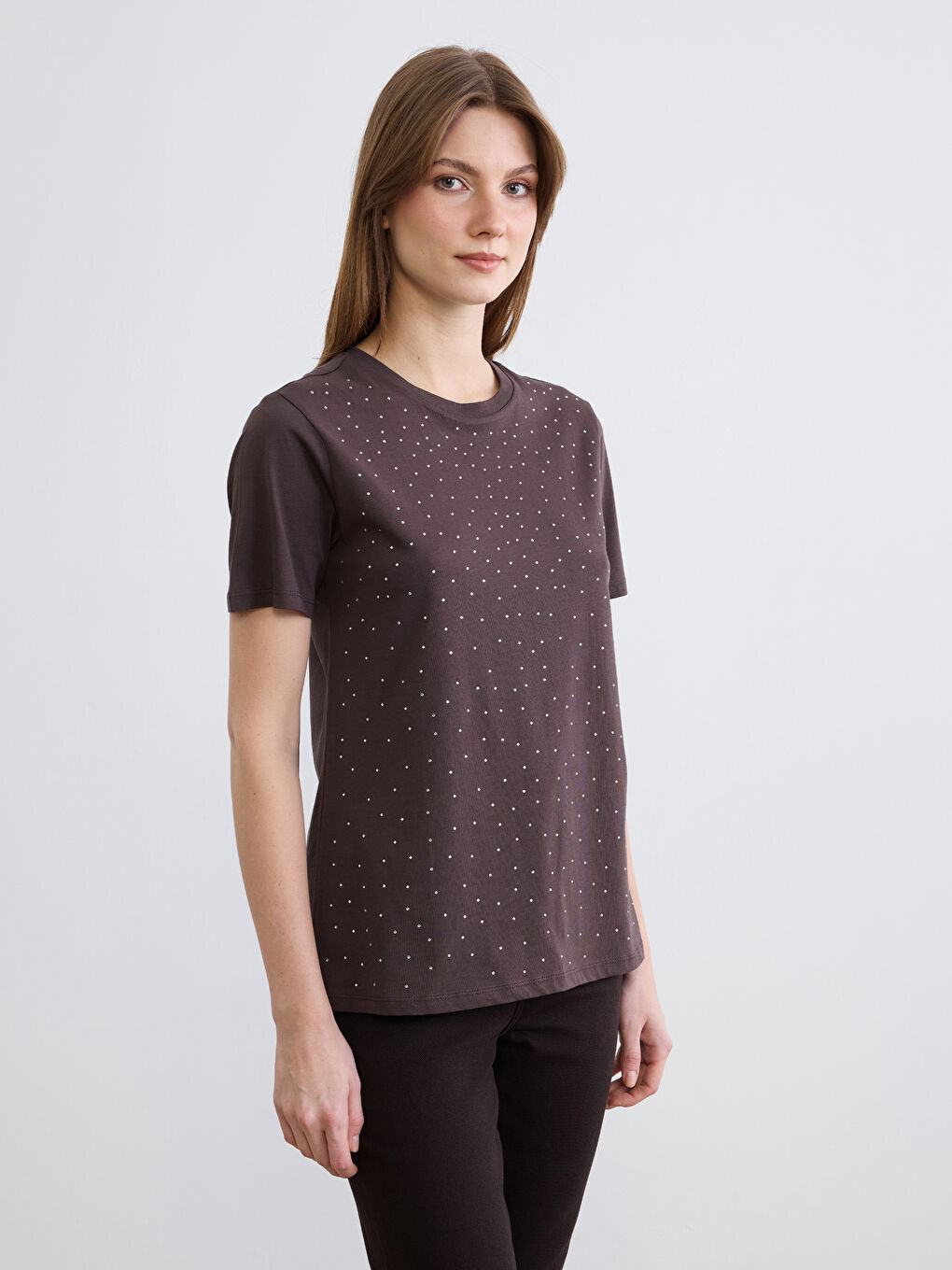 Kahverengi Bisiklet Yaka Taşlı Kadın Tişört