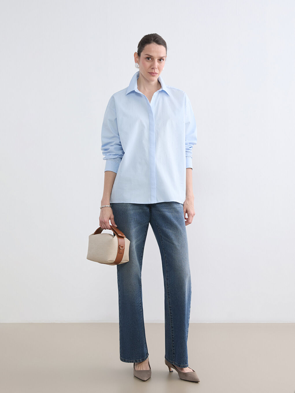 Дамска риза с украси-2