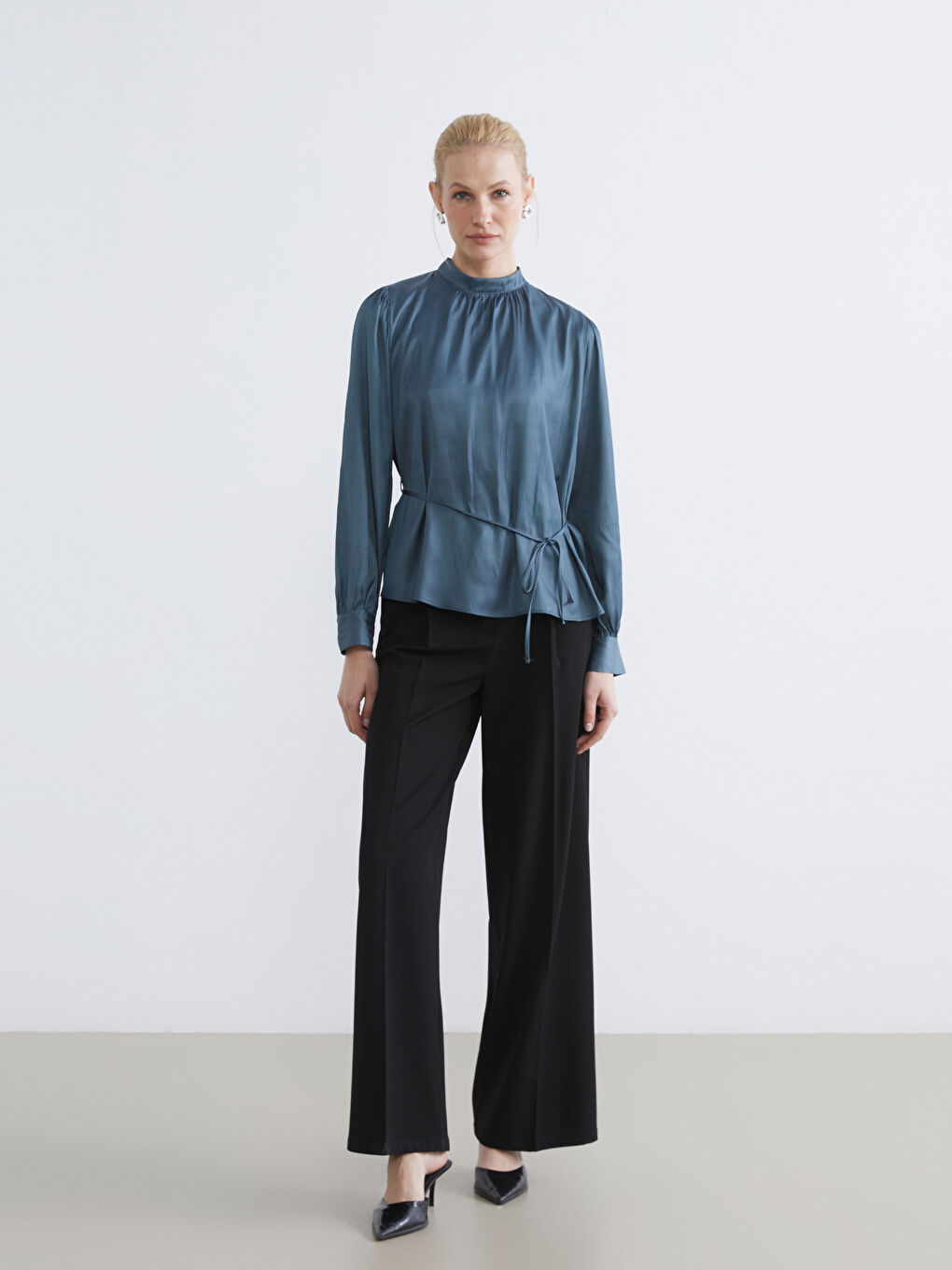 Petrol Dik Yaka Belden Bağlamalı Büzgülü Bluz-1