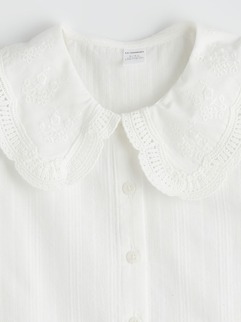 Mädchenhemd mit Peter-Pan-Kragen und Stickerei-1