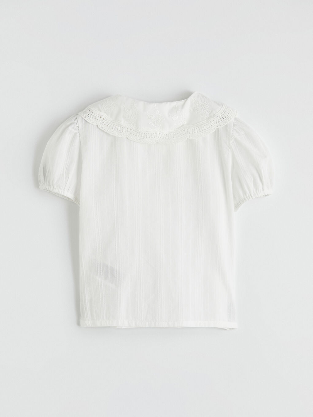 Mädchenhemd mit Peter-Pan-Kragen und Stickerei-2