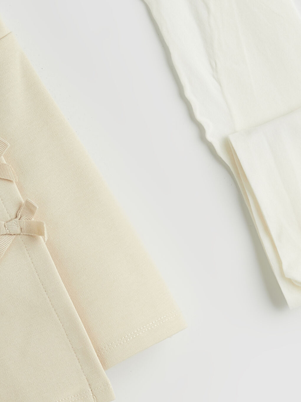 Bej Kız Çocuk Şort Etek ve Külotlu Çorap -3