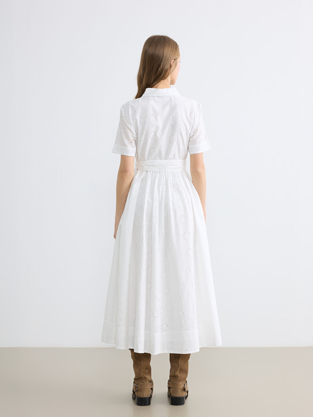 Haljina sa kragnom košulje i pojasom od veza-3