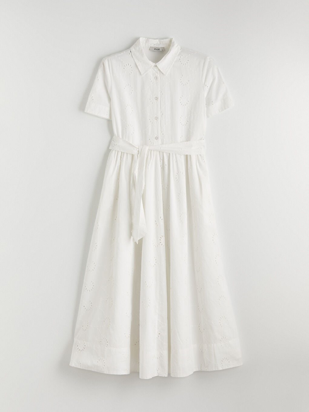 Haljina sa kragnom košulje i pojasom od veza-4