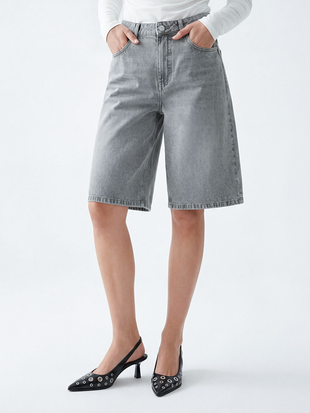 Pantaloni scurți din denim GRI Femeie-1