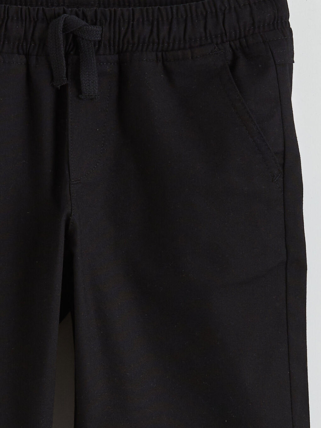 Siyah Beli Lastikli Gabardin Erkek Çocuk Şort-2