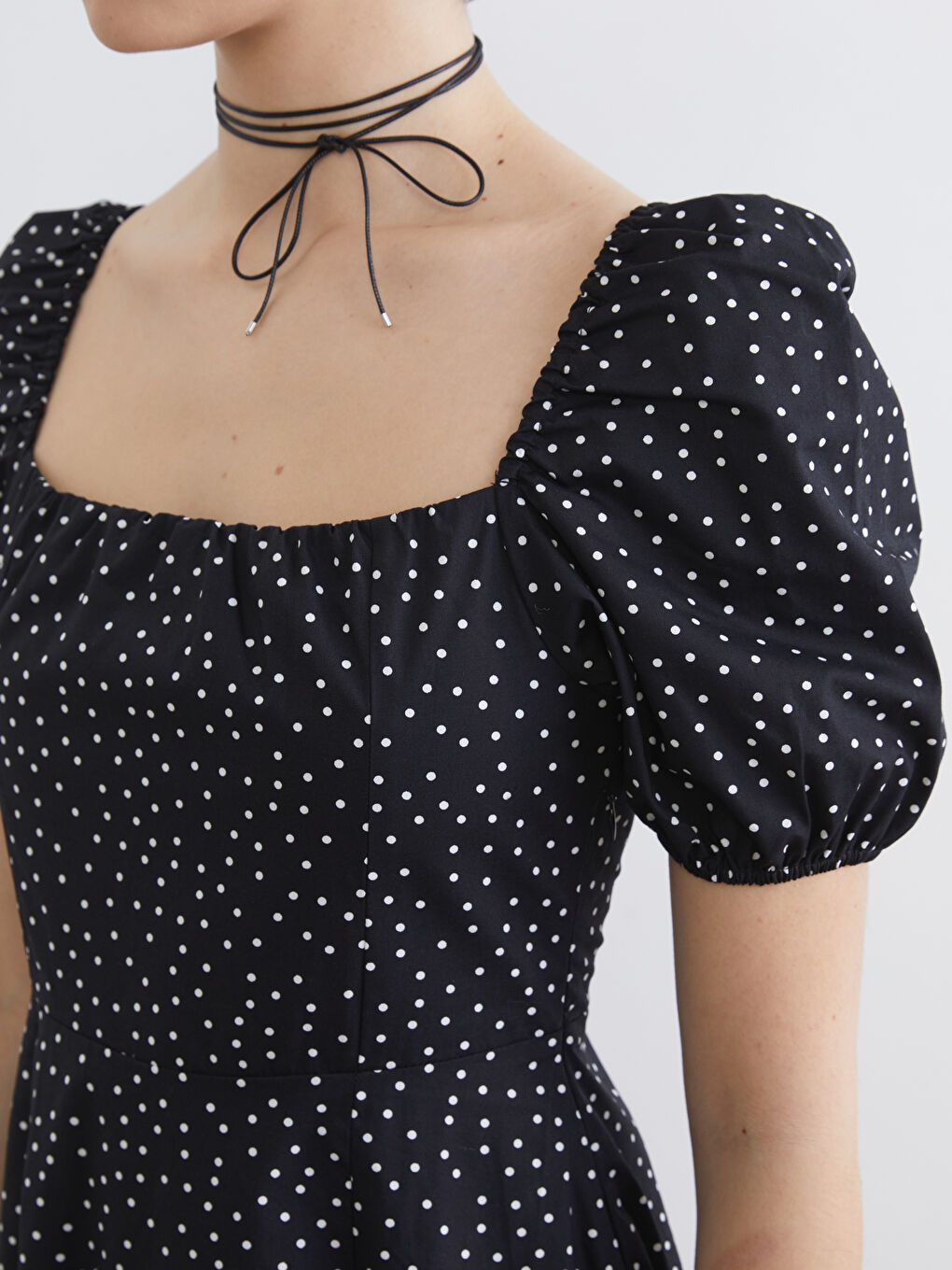 шаршы жағалы горошекпен қимасы бар поплин көйлек-2