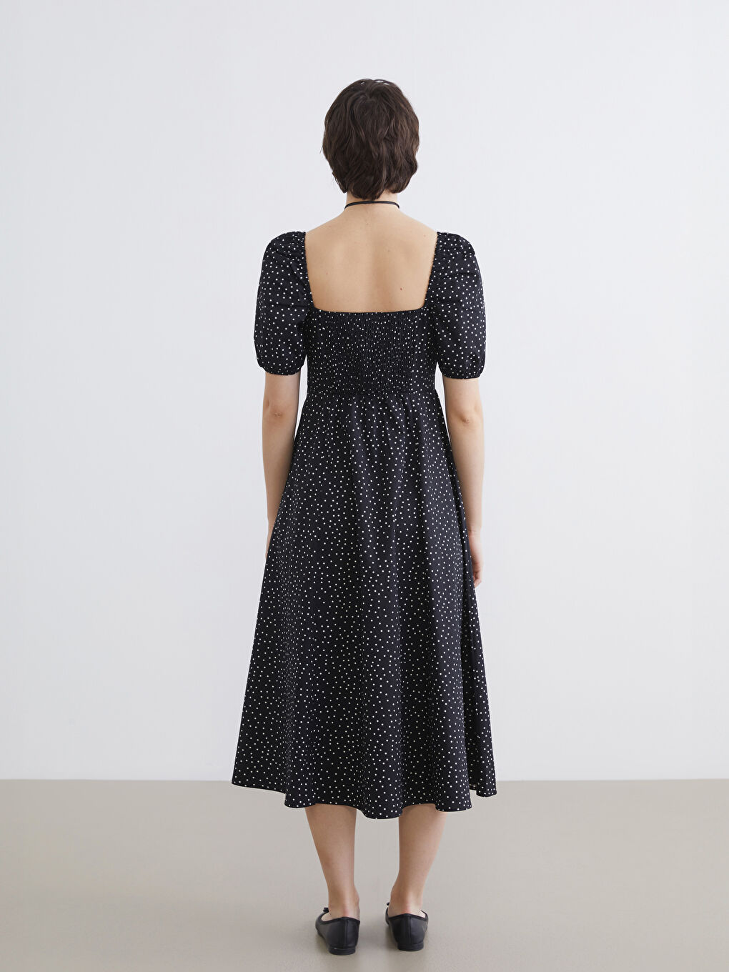 шаршы жағалы горошекпен қимасы бар поплин көйлек-3