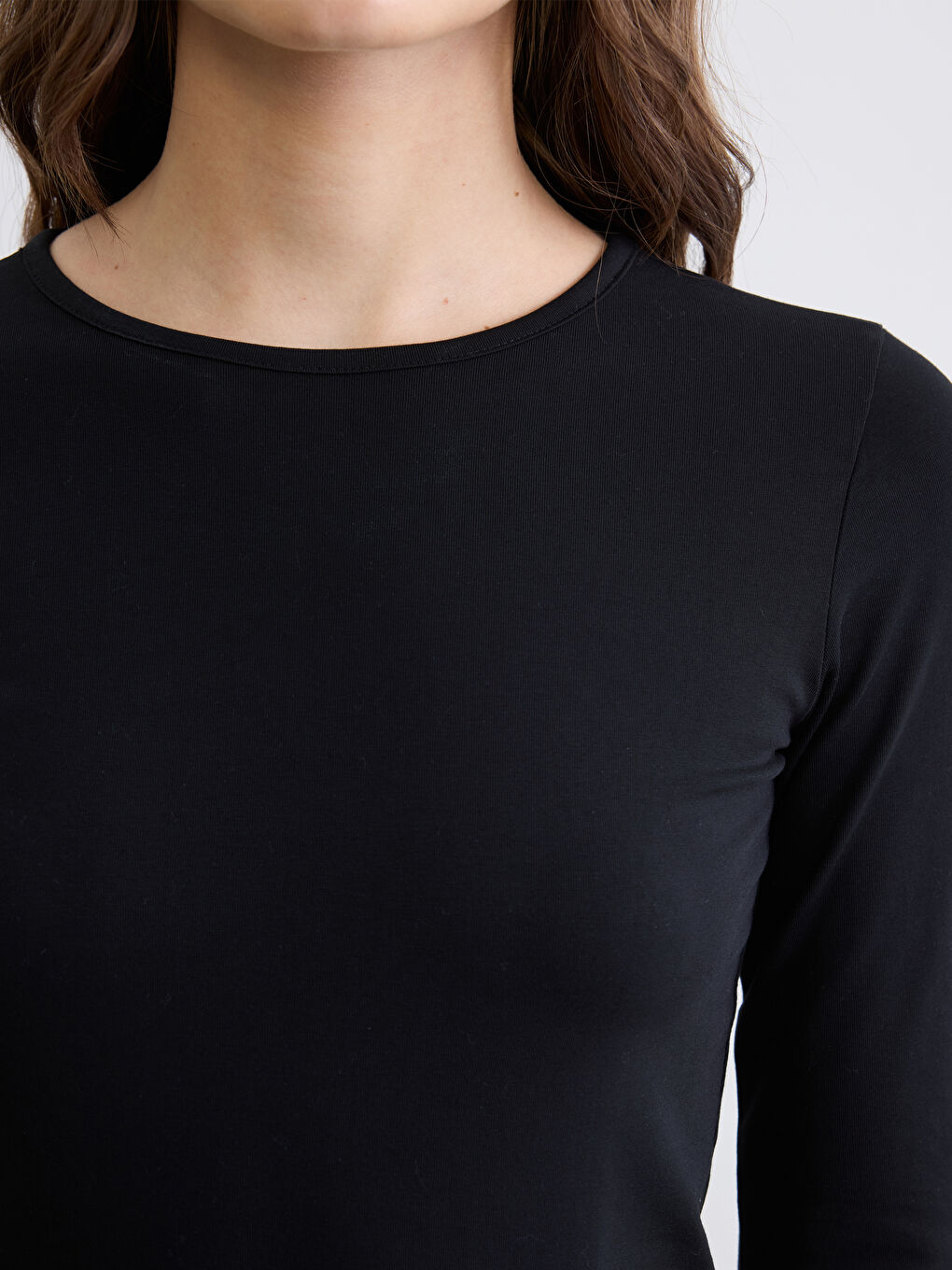 بودي سوت برقبة دائرية للسيدات-2