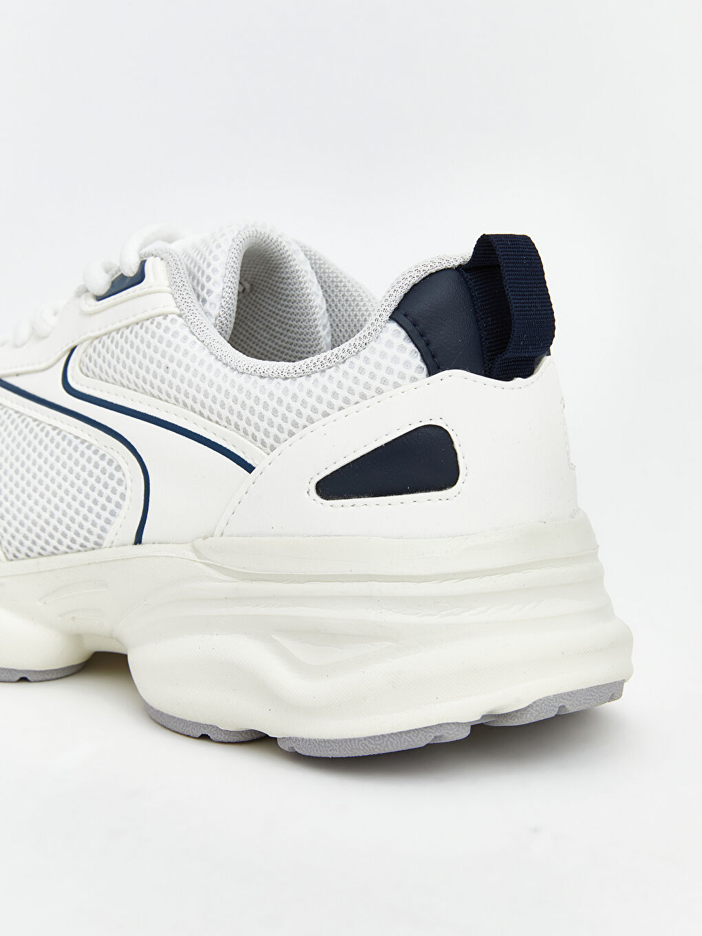 Beyaz Bağcıklı Kadın Spor Ayakkabı-4