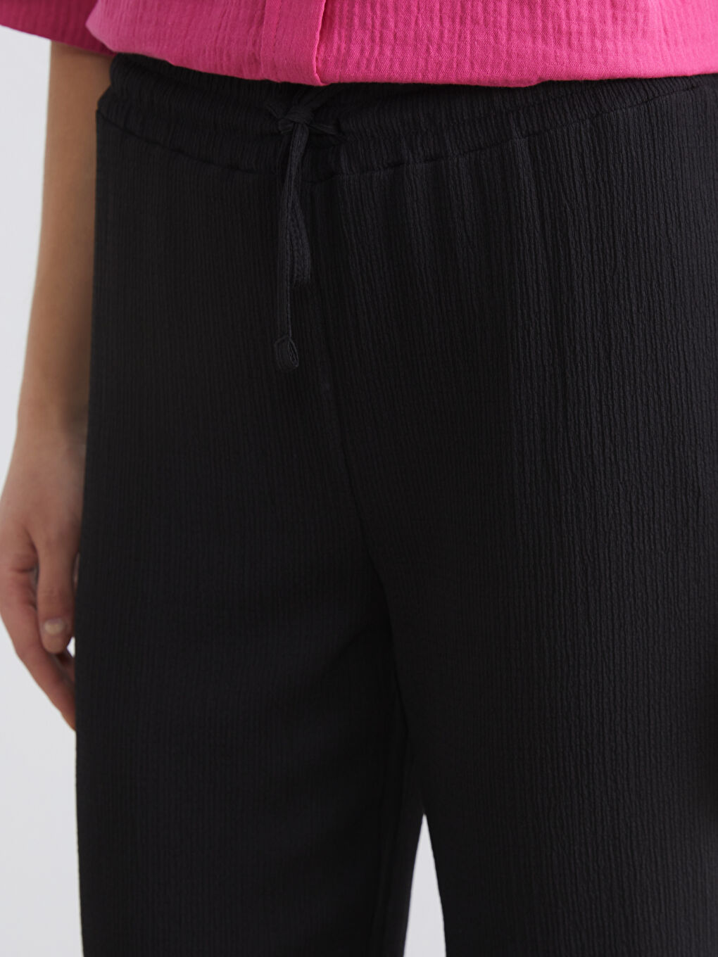 Siyah Beli Lastikli Dokulu Kadın Pantolon-2