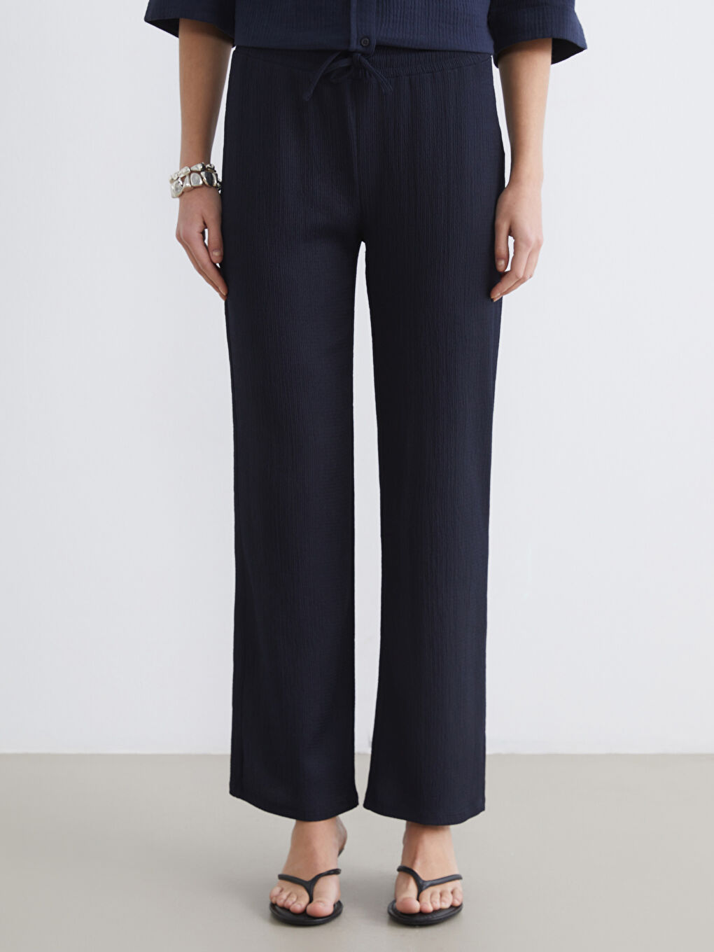 Lacivert Beli Lastikli Dokulu Kadın Pantolon-1