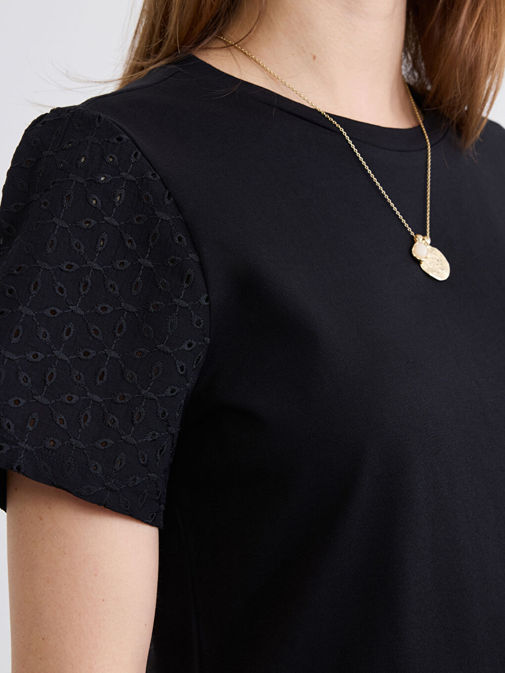 Siyah Bisiklet Yaka Ajurlu Bluz-2