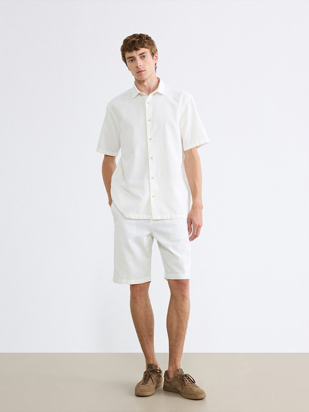 Beyaz Regular Fit Erkek Şort