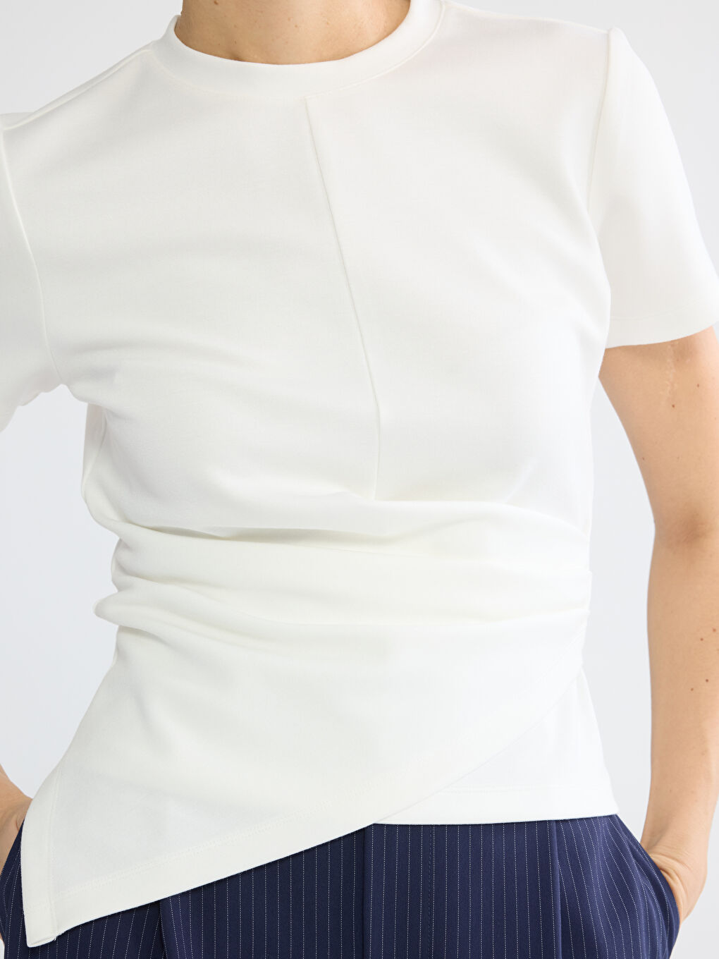 Tricou Basic cu Fronseuri pentru Femei, cu Guler Rotund-2