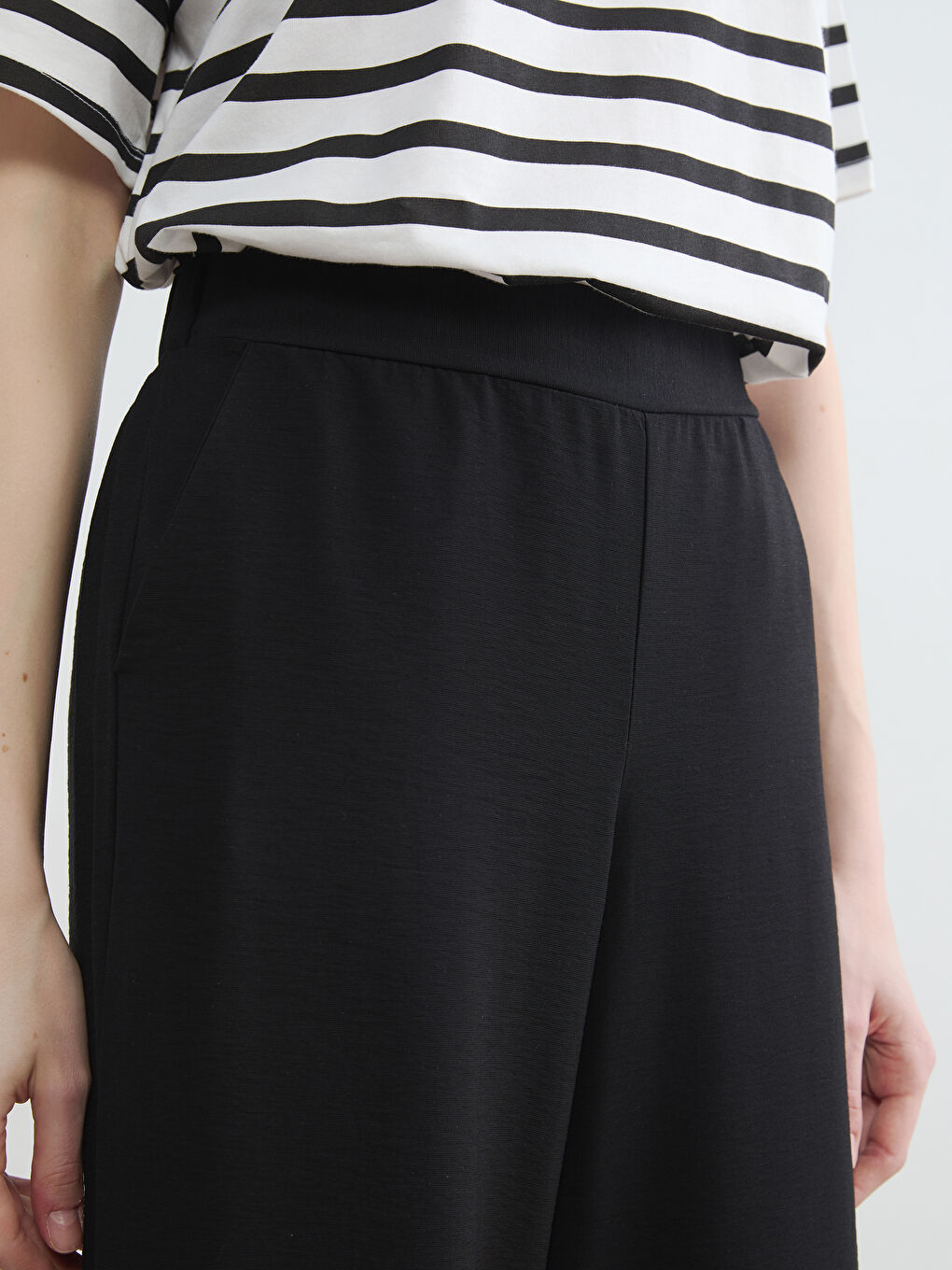 Siyah Beli Lastikli Geniş Paça Kadın Pantolon	-2