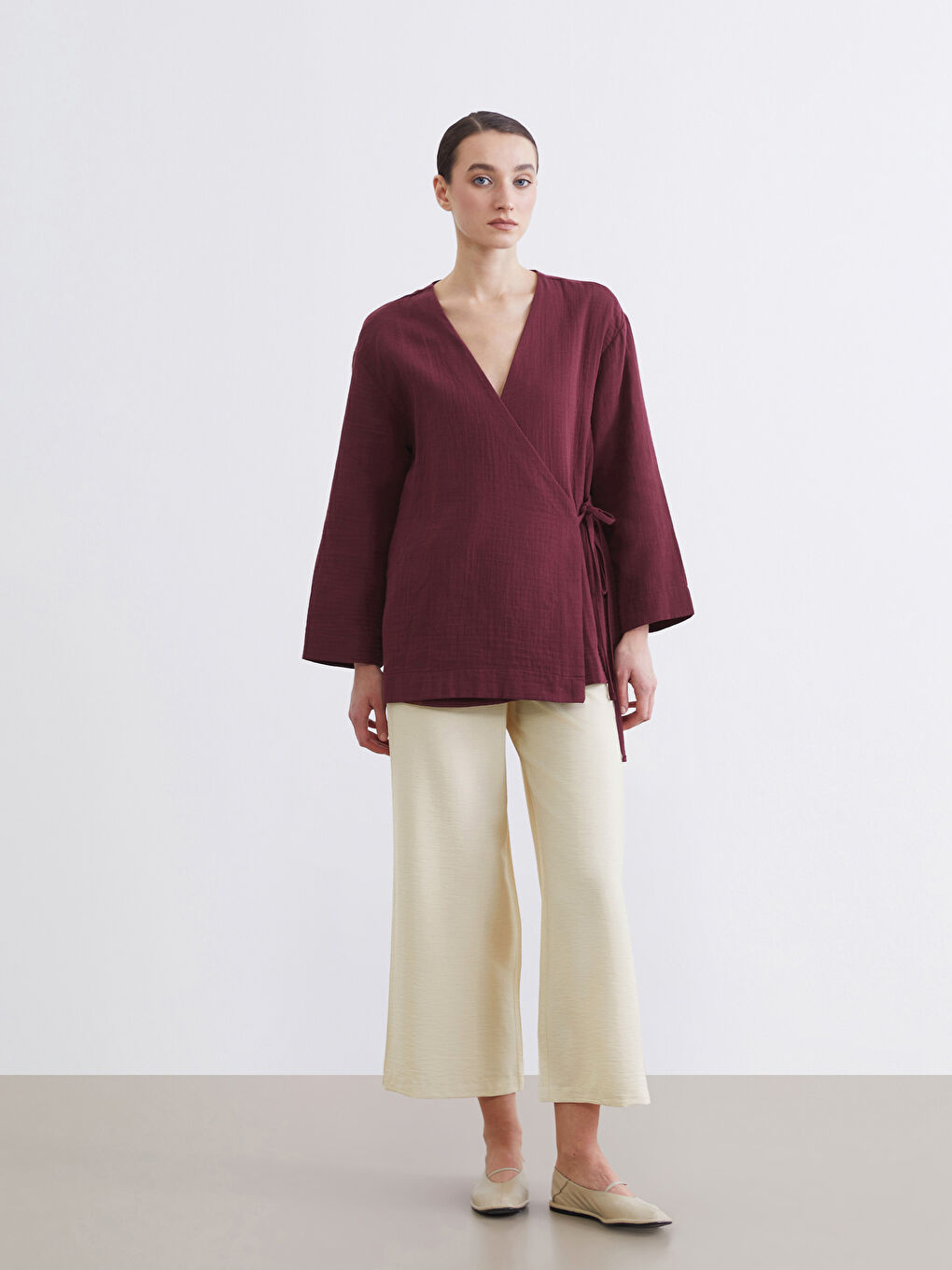 Effortless elegance in our wide-leg trousers, designed with a comfortable elastic waistband.