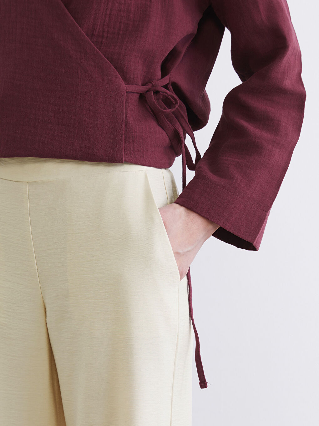 Effortless elegance in our wide-leg trousers, designed with a comfortable elastic waistband.-3
