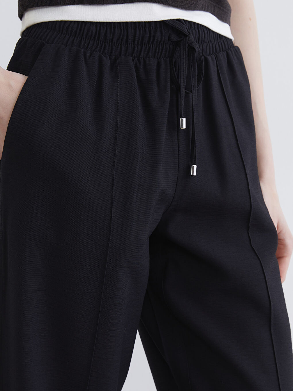 Siyah Beli Lastikli Geniş Paça Kadın Pantolon-2