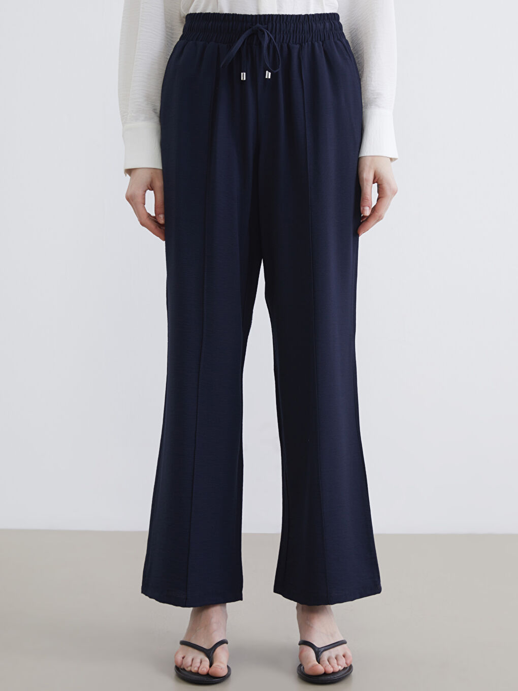 Lacivert Beli Lastikli Geniş Paça Kadın Pantolon-1