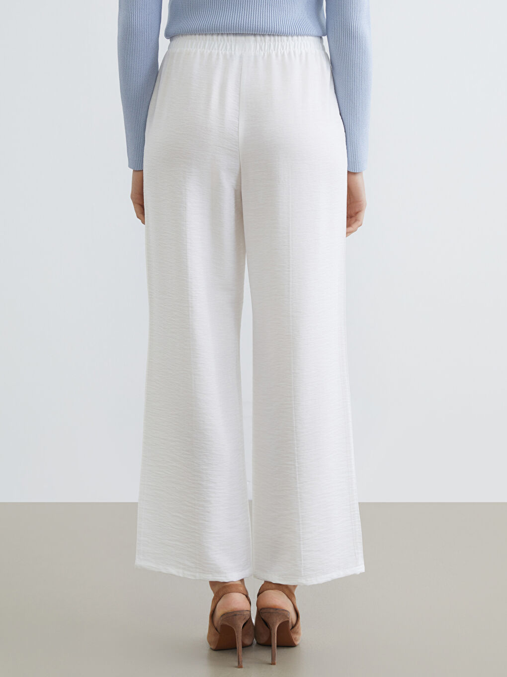 Beyaz Beli Lastikli Geniş Paça Kadın Pantolon-3