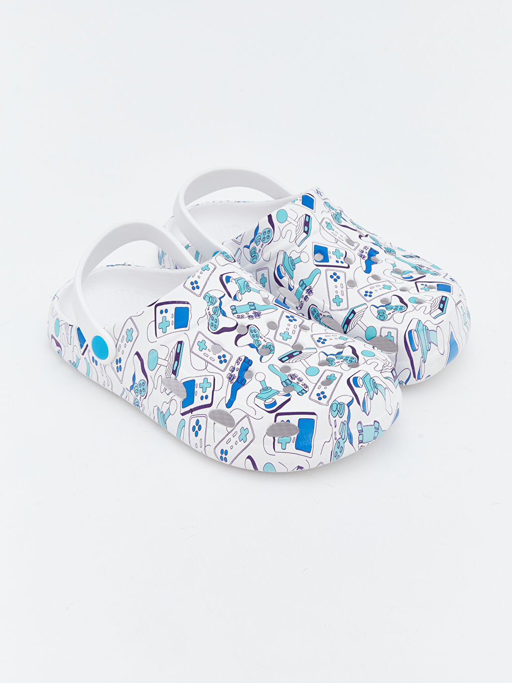 Пляжные сандалии для мальчиков с узором.