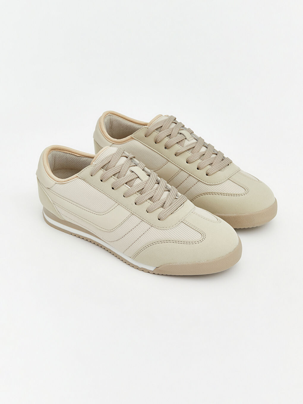 Bej Süet Görünümlü Kadın Sneaker