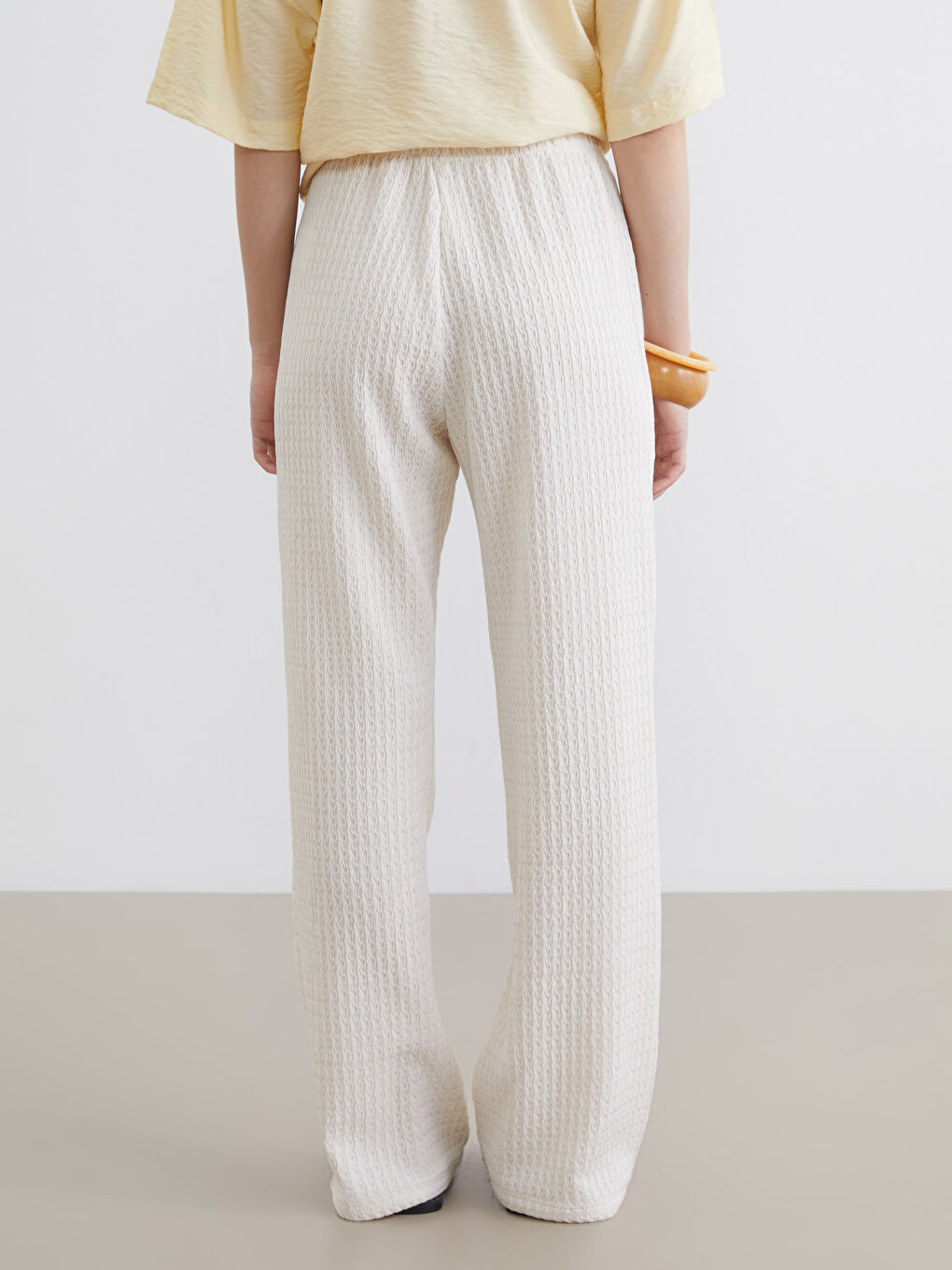 ქალი ბეჟი შარვალი-3