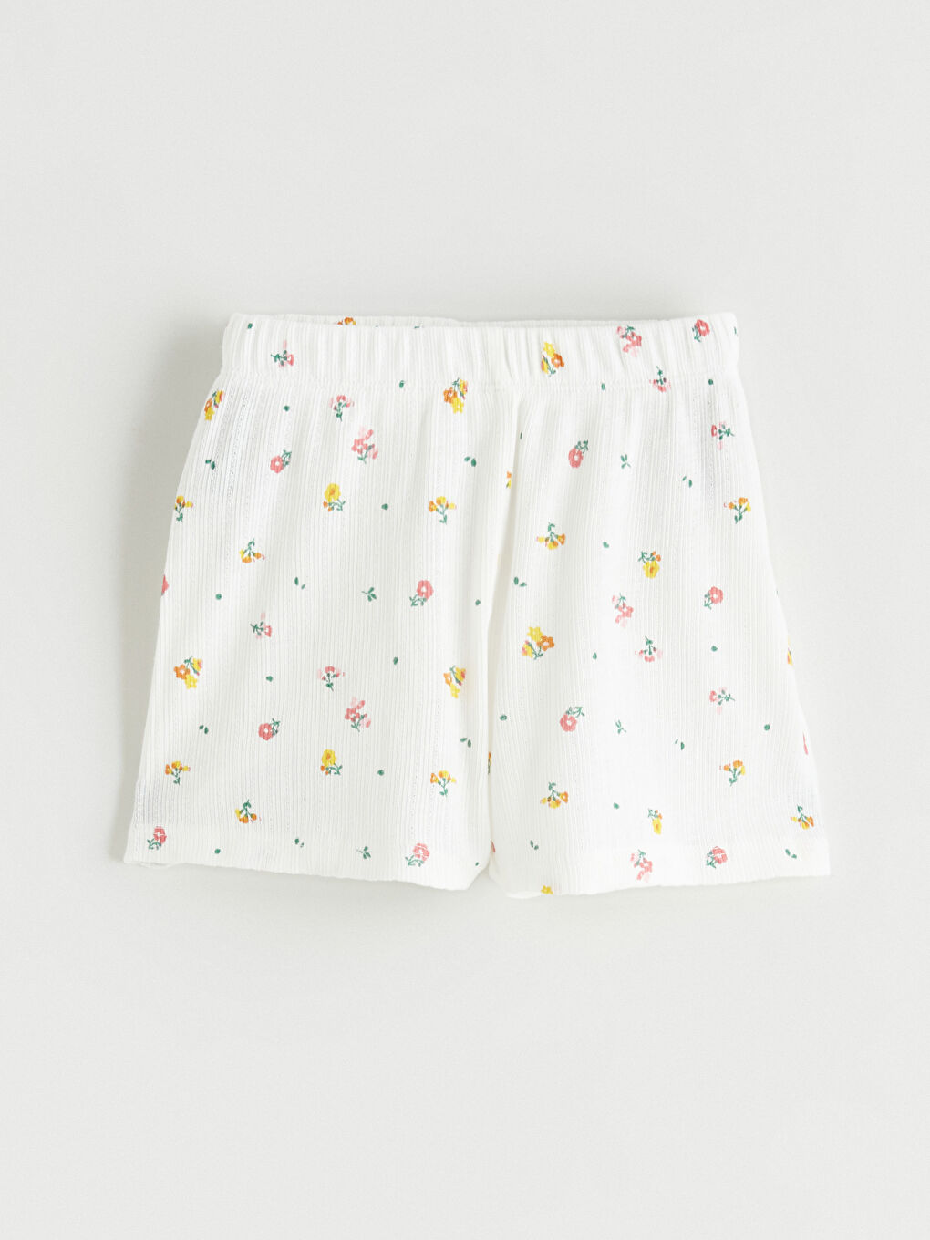 Ekru Çiçek Desenli Kız Çocuk Şort