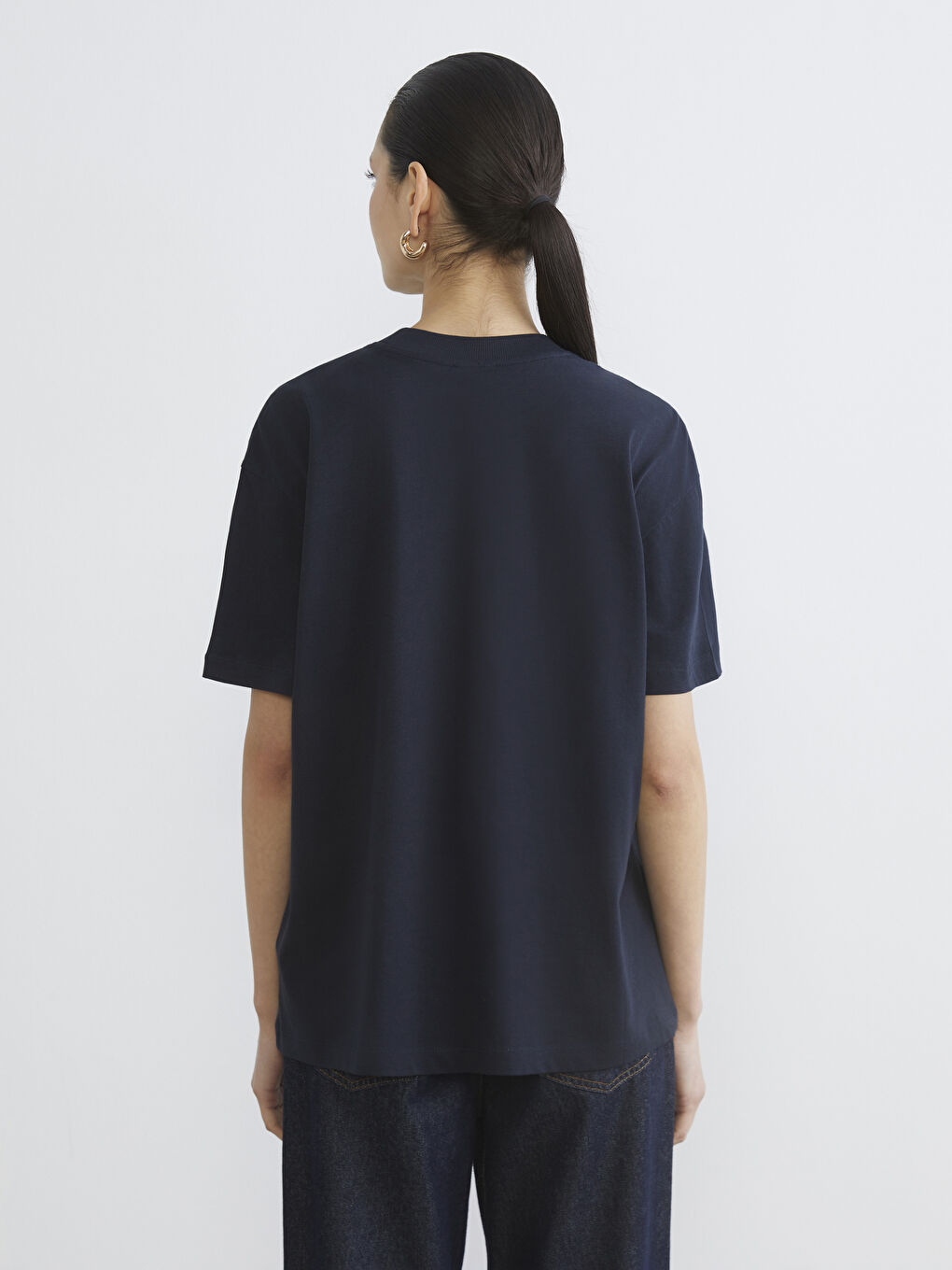 تيشيرت حريمي برقبة دائرية مطرز-3