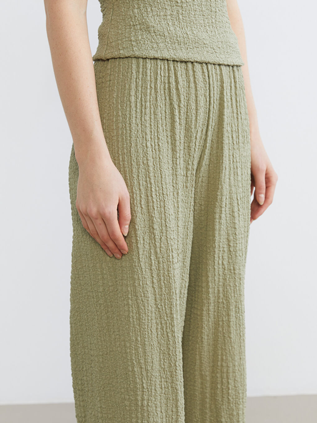 Beli Lastikli Dokulu Kadın Pantolon-2