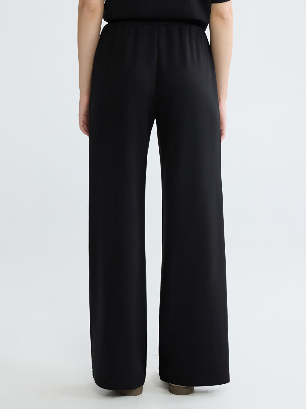 Žena CRNA Trenirke-3