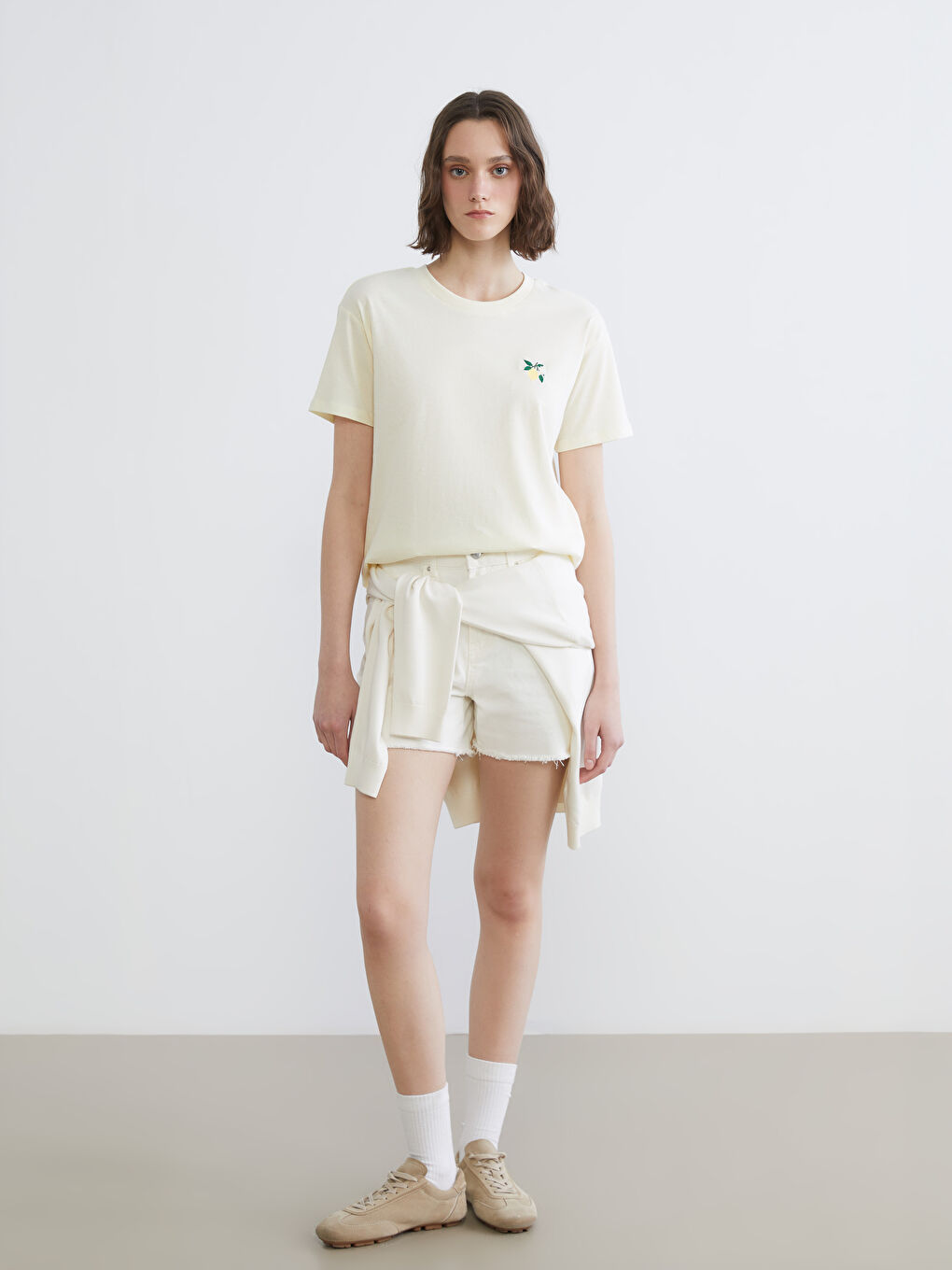 лимон кестеленген әйелдерге арналған дөңгелек жағалы футболка-1