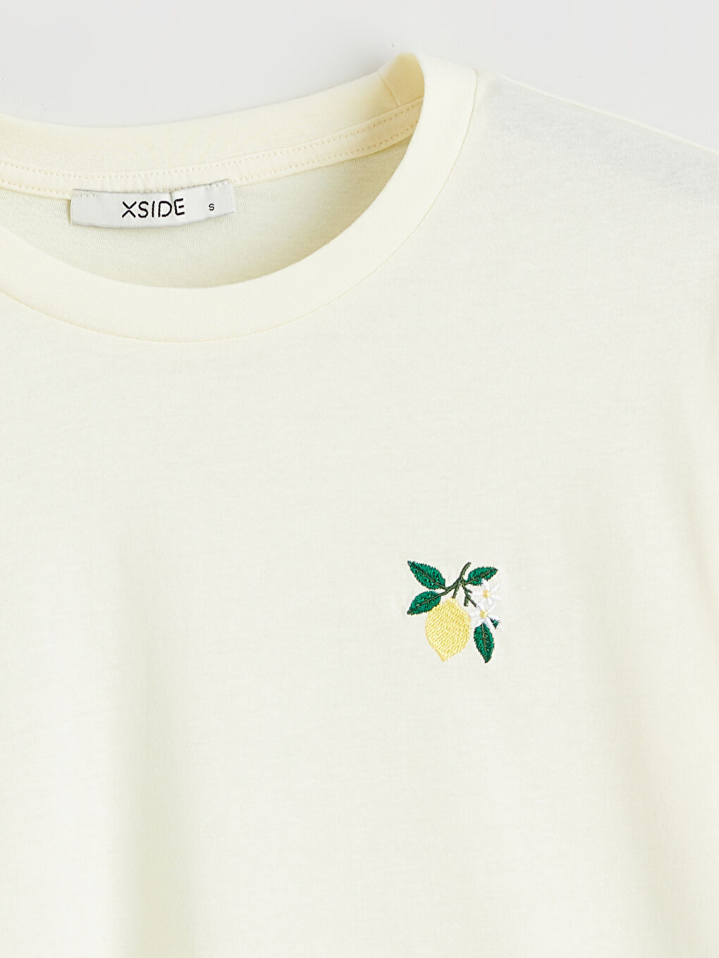 лимон кестеленген әйелдерге арналған дөңгелек жағалы футболка-5