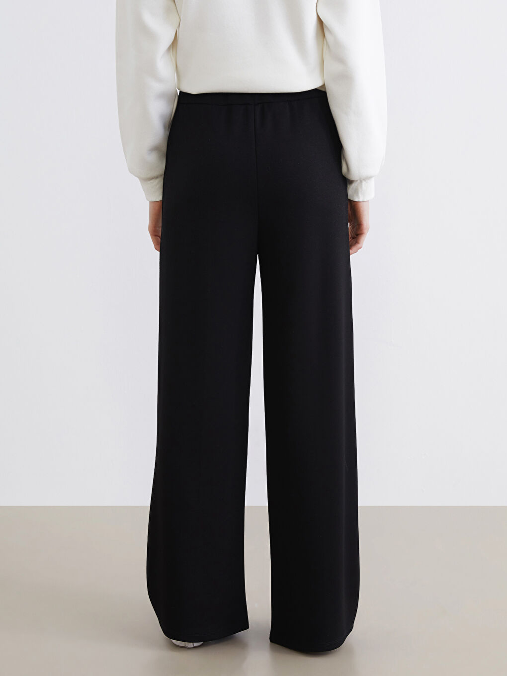 Women's Wide Leg Sweatpants with Elastic Waist-3