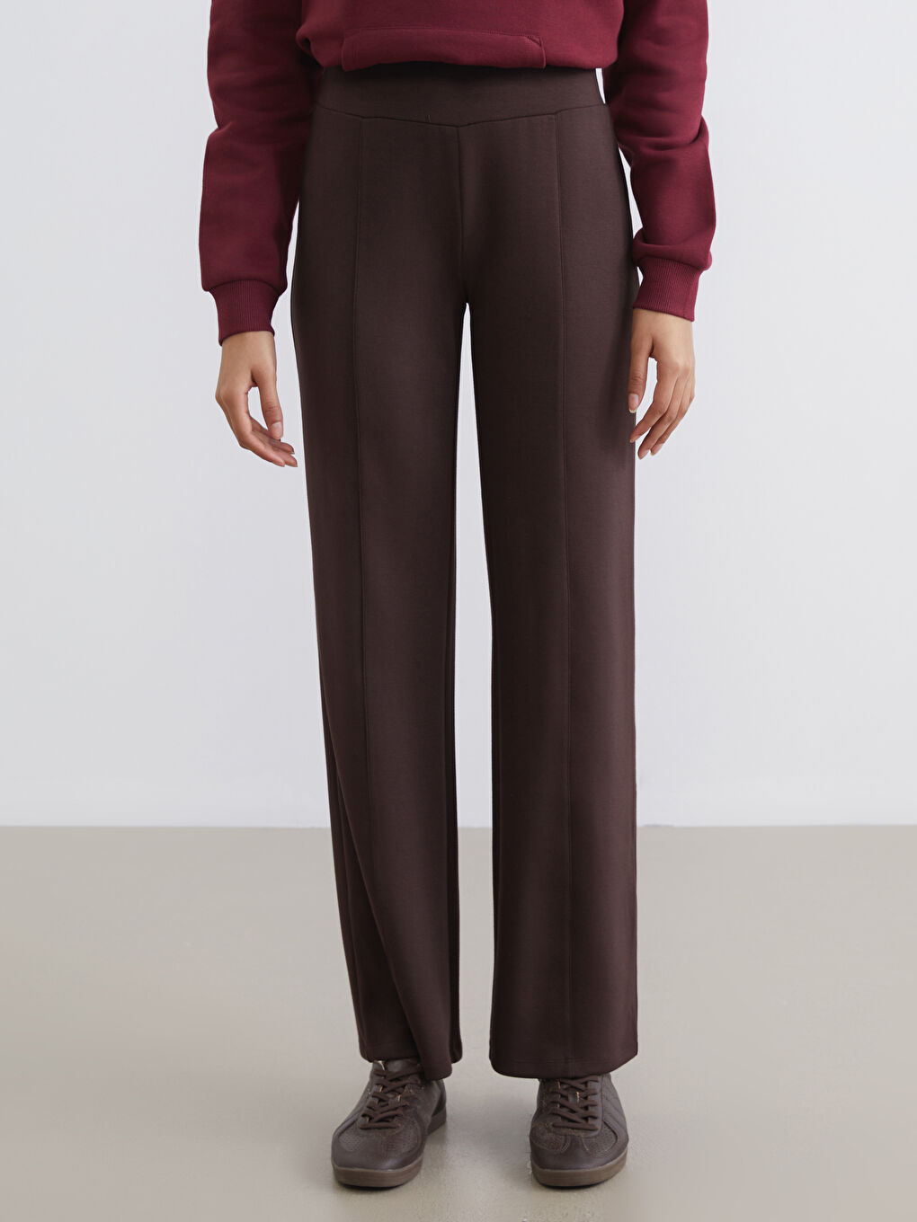 Pantaloni de trening MARO Femeie-1