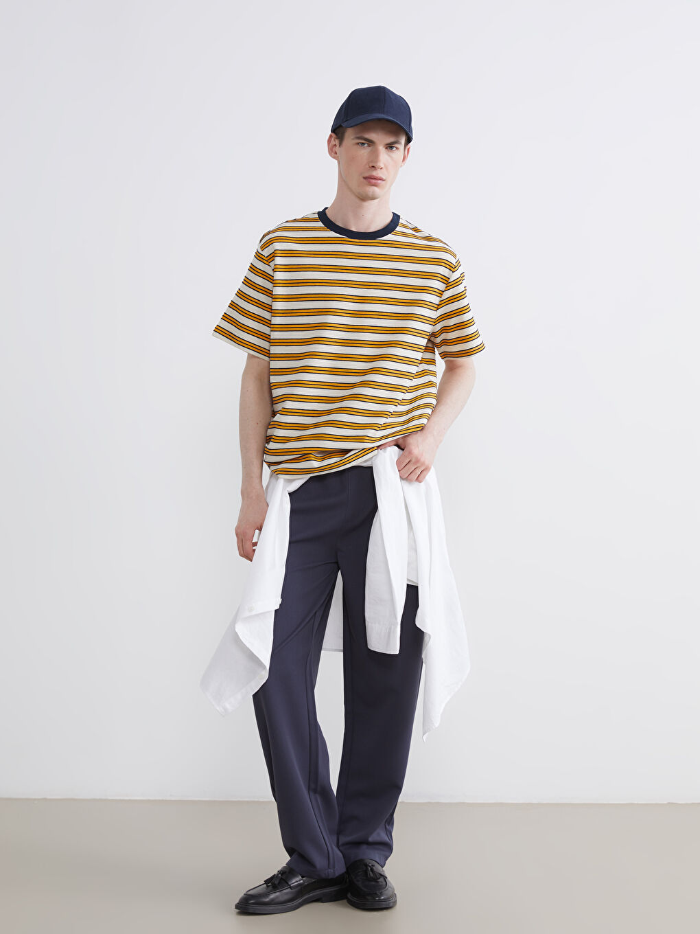 Sarı Bisiklet Yaka Çizgili Penye Erkek Tişört-1