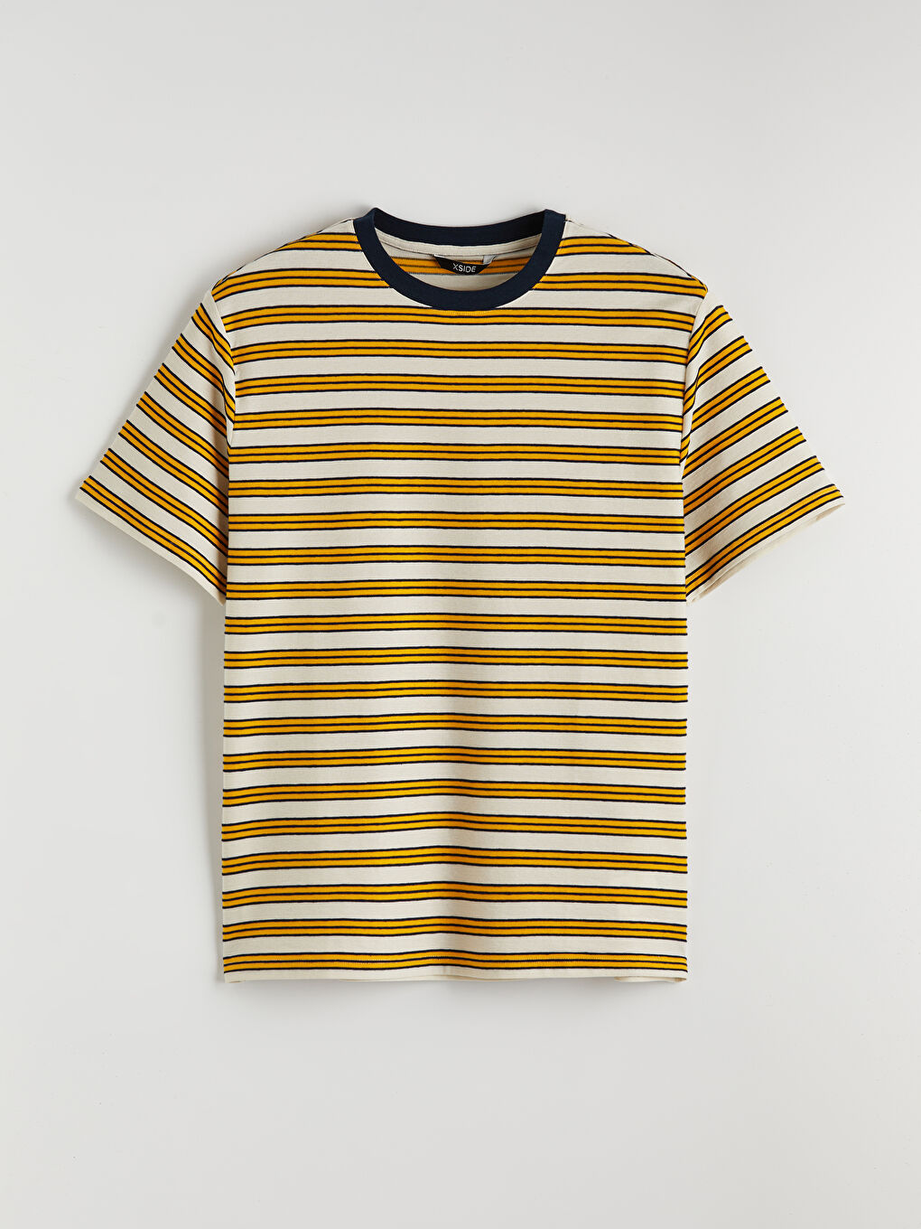Sarı Bisiklet Yaka Çizgili Penye Erkek Tişört-4