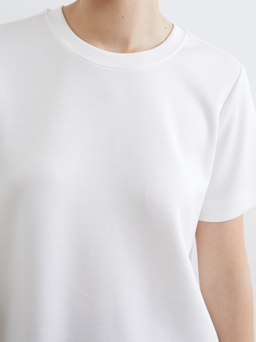 Woman WHITE T-Shirt-2