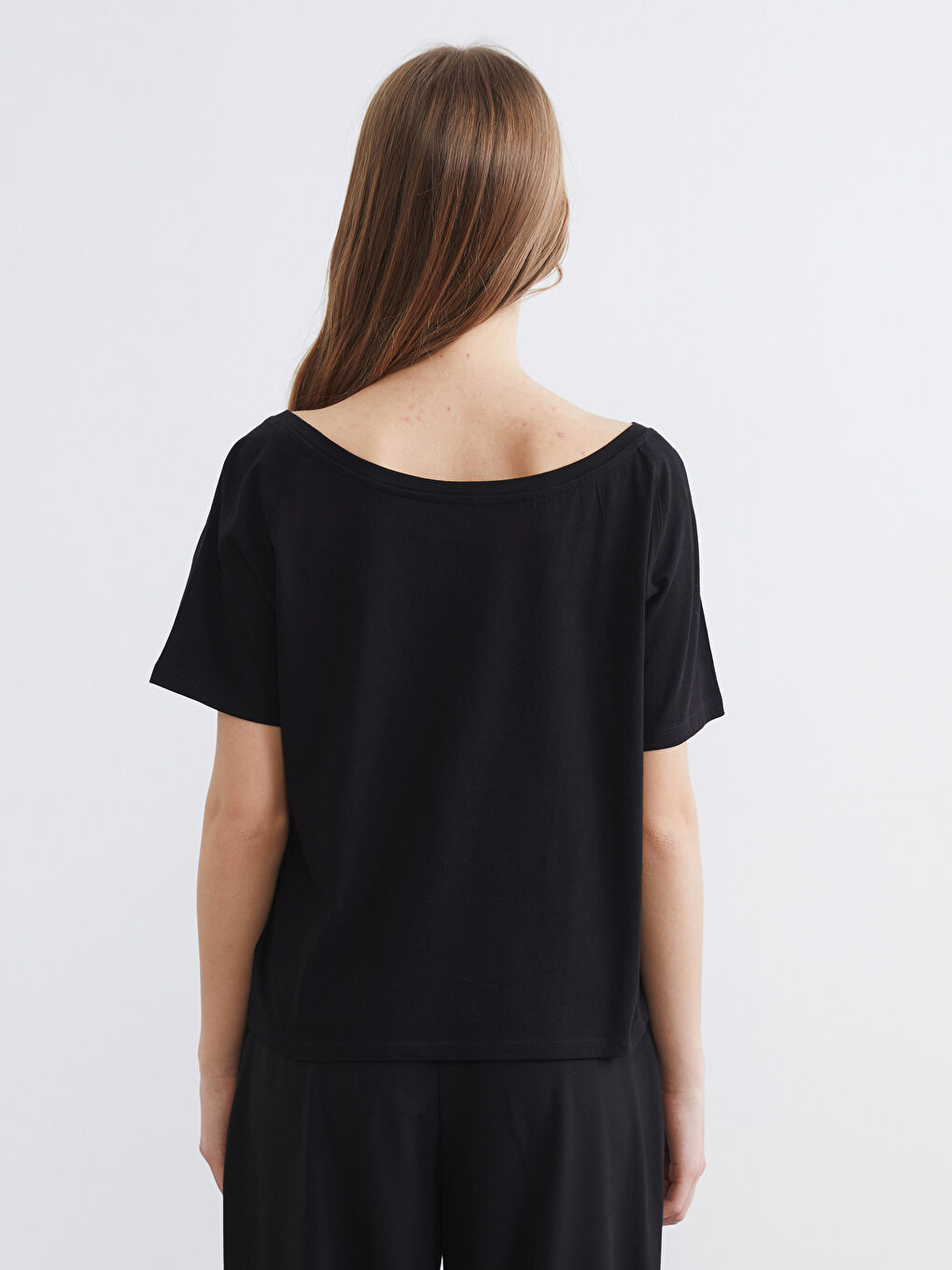 Тениска за жени с отпечатка на Мичиган и скосено деколте-3