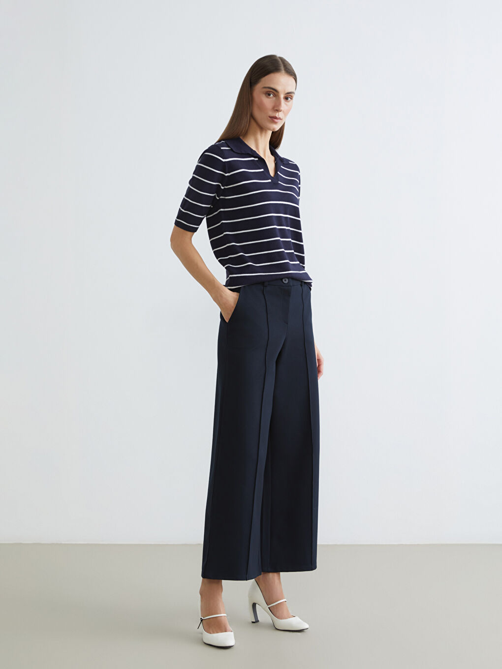 Lacivert Dikiş Detaylı Geniş Paça Kadın Pantolon