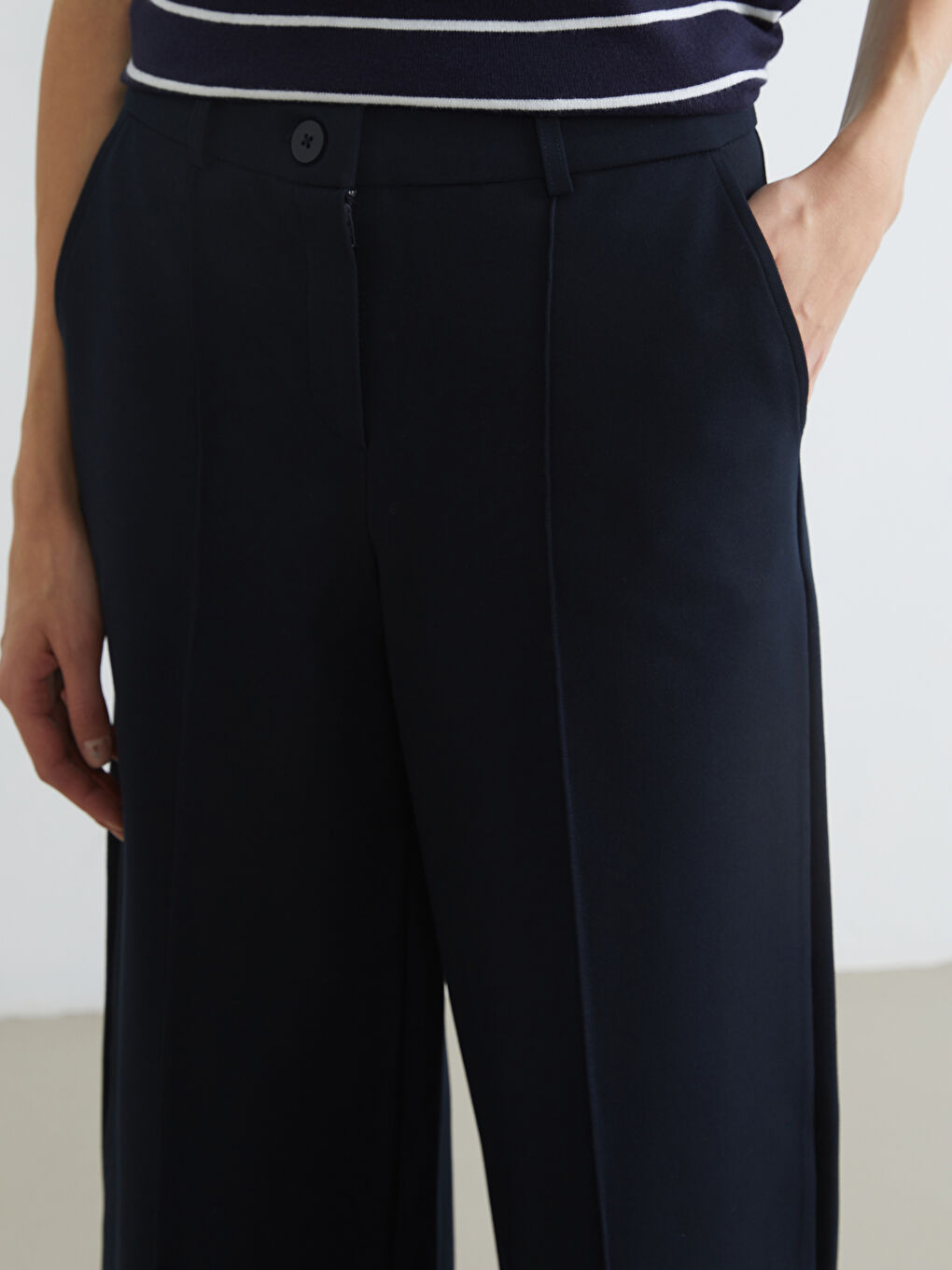 Lacivert Dikiş Detaylı Geniş Paça Kadın Pantolon-2