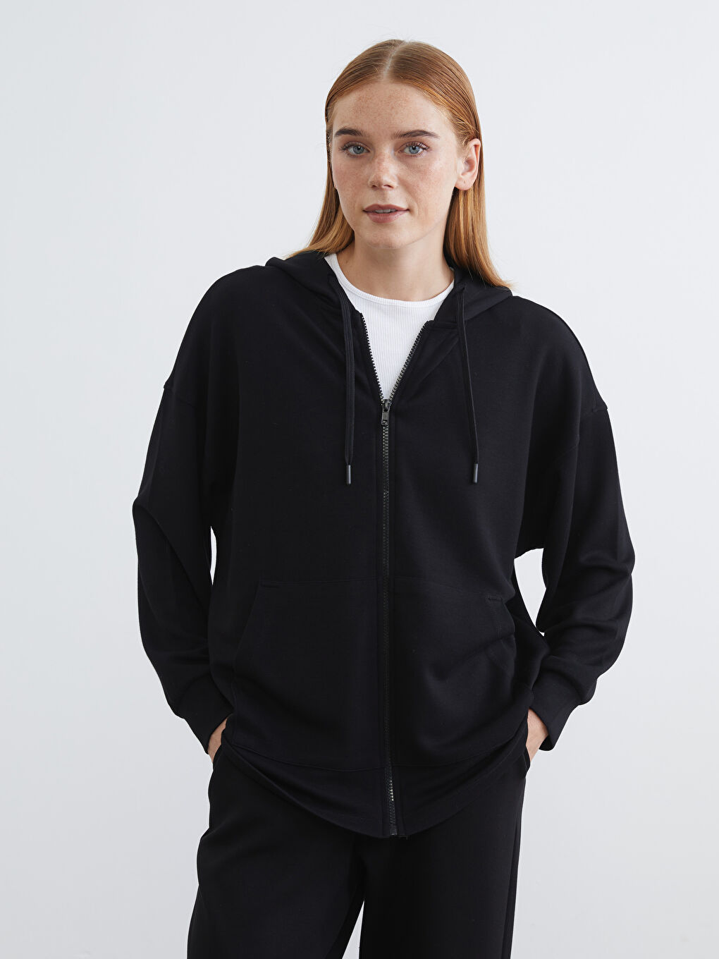 Siyah Kapüşonlu Soft Touch Kadın Fermuarlı Sweatshirt	