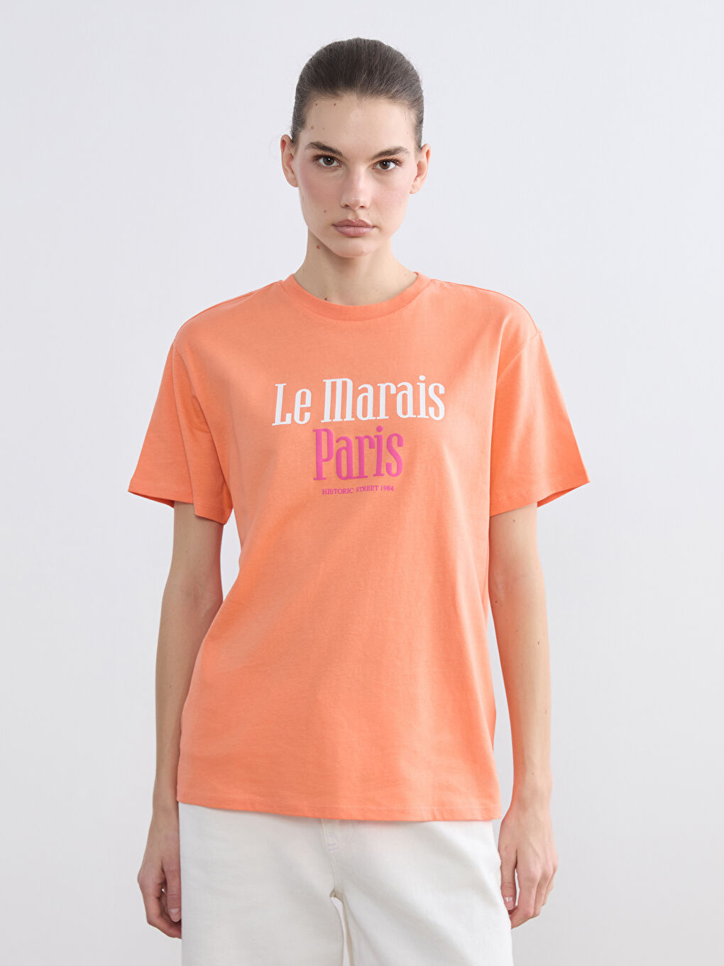 Дамска тениска с обло деколте и принт "Париж"