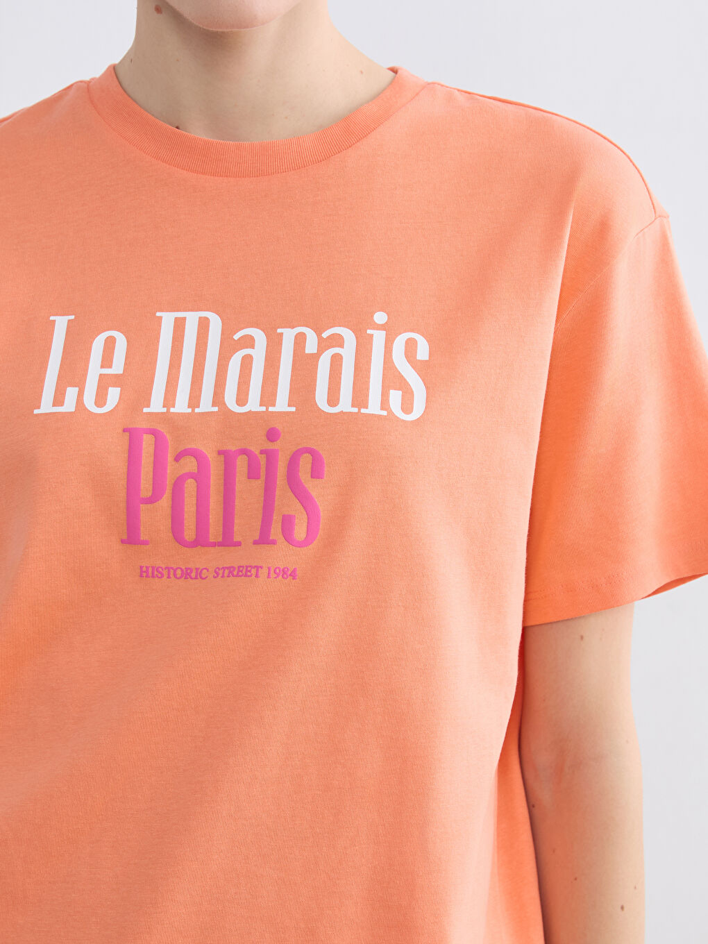 Дамска тениска с обло деколте и принт "Париж"-2