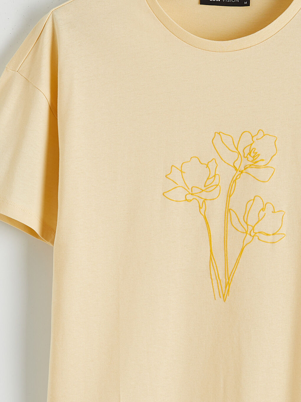 Floral crewneck tee.-5